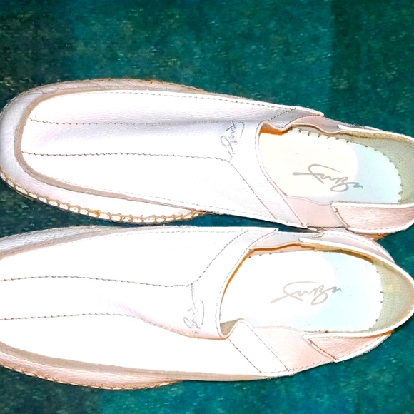 FUBU NEW LEATHER SLIP-ON FLAT SHOES - Picture 1 of 3